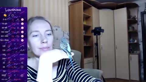 cute_lion_ online show from 12.31.24