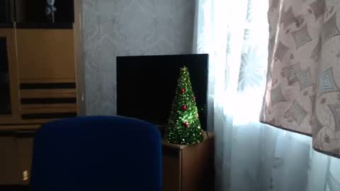 cute_lion_ online show from 01.01.25