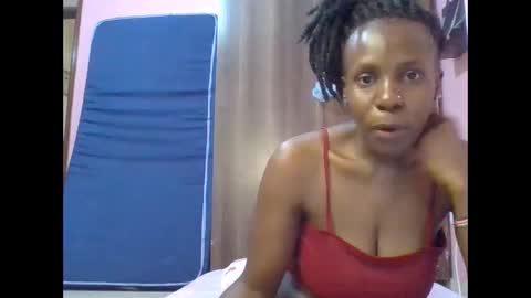 Snapshot of cute_lizah chatting on 01.12.25 cute_lizah online show from 01.12.25