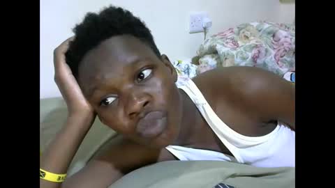 Snapshot of cute_marion chatting on 10.20.25 cute_marion online show from 10.20.25