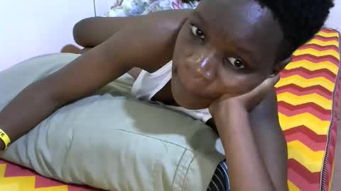 Snapshot of cute_marion chatting on 10.22.25 cute_marion online show from 10.22.25