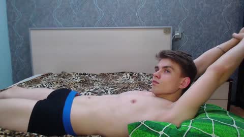 Snapshot of cute_oliver chatting on 01.28.25 Oliver online show from 01.28.25