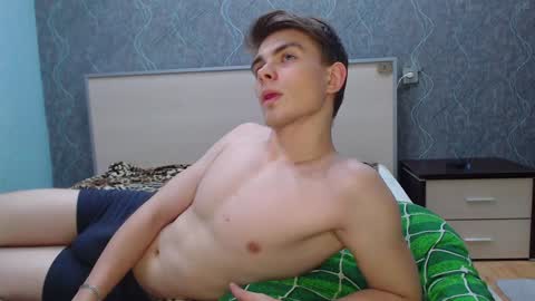 Snapshot of cute_oliver chatting on 01.31.25 Oliver online show from 01.31.25