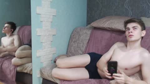 Snapshot of cute_oliver chatting on 02.06.25 Oliver online show from 02.06.25