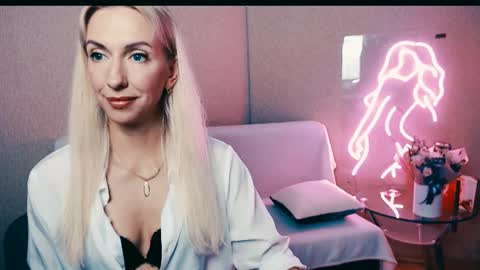 cute_smile_shy online show from 10.02.25