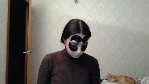 cute_strawberry_ online show from 12.10.24