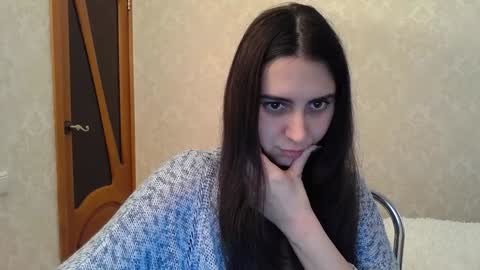 cute_strawberry_ online show from 12.15.24