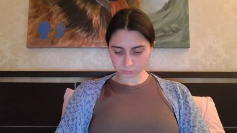 cute_strawberry_ online show from 12.16.24