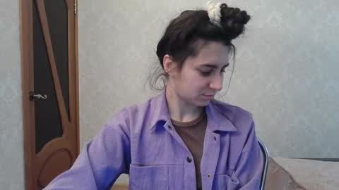 cute_strawberry_ online show from 12.18.24