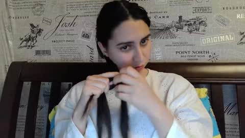 cute_strawberry_ online show from 12.24.24