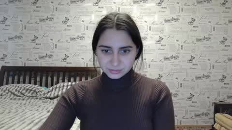 cute_strawberry_ online show from 12.25.24