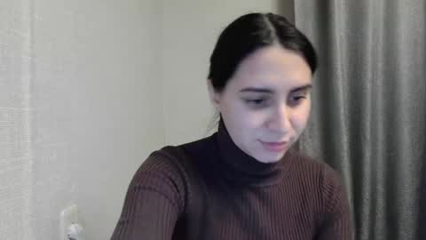 cute_strawberry_ online show from 12.25.24