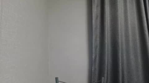 cute_strawberry_ online show from 12.25.24