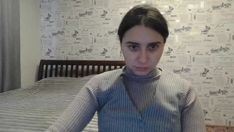 cute_strawberry_ online show from 01.01.25