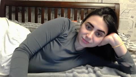 cute_strawberry_ online show from 01.27.25