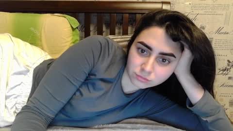 cute_strawberry_ online show from 01.28.25