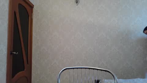 cute_strawberry_ online show from 02.05.25