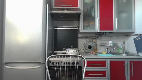 cute_strawberry_ online show from 02.08.25