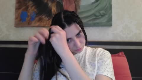 cute_strawberry_ online show from 02.10.25