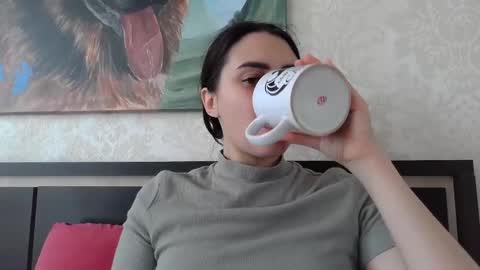 cute_strawberry_ online show from 02.12.25