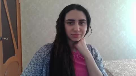 cute_strawberry_ online show from 02.14.25