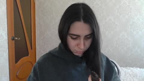 cute_strawberry_ online show from 02.20.25