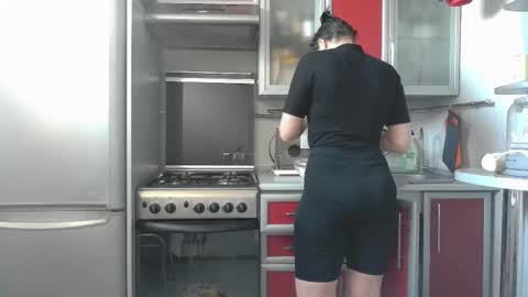 cute_strawberry_ online show from 02.22.25