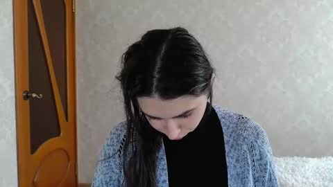 cute_strawberry_ online show from 02.24.25