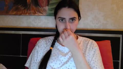 cute_strawberry_ online show from 03.01.25