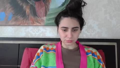 cute_strawberry_ online show from 03.10.25