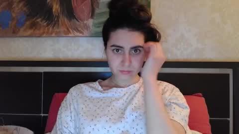 cute_strawberry_ online show from 03.10.25