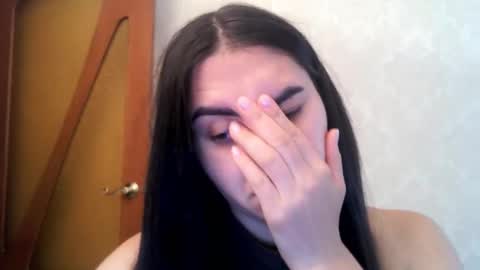 cute_strawberry_ online show from 09.10.25