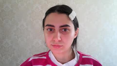 cute_strawberry_ online show from 10.05.25