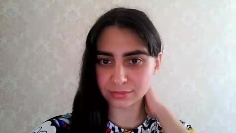 cute_strawberry_ online show from 10.10.25