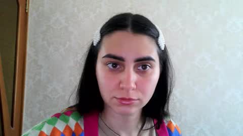 cute_strawberry_ online show from 10.17.25