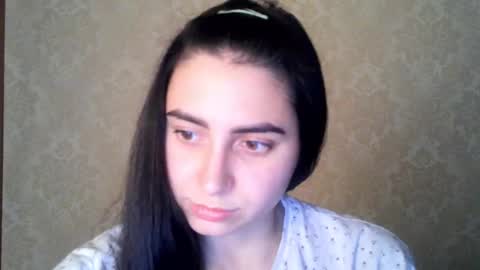 cute_strawberry_ online show from 10.28.25