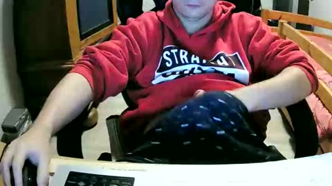 Cuteboy090 online show from 10.21.25