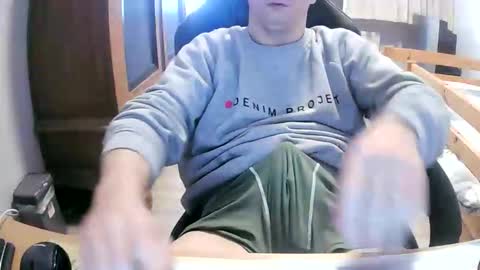 Snapshot of cuteboy090 chatting on 04.16.26 Cuteboy090 online show from 04.16.26
