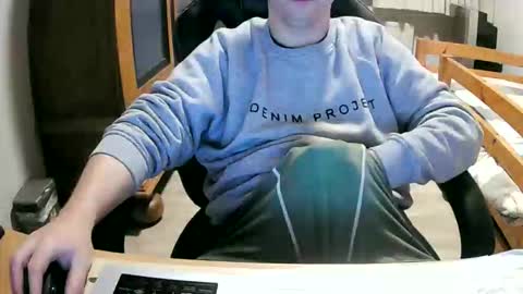 Snapshot of cuteboy090 chatting on 04.16.26 Cuteboy090 online show from 04.16.26
