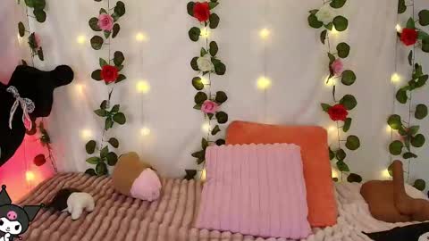 Snapshot of cutee_andrea chatting on 02.14.26 Andrea 3 online show from 02.14.26