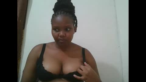 Snapshot of cuteebony2 chatting on 10.16.25 Sheila online show from 10.16.25