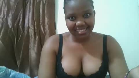 Snapshot of cuteebony2 chatting on 10.20.25 Sheila online show from 10.20.25