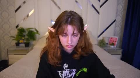 Snapshot of cuteefoxy chatting on 10.30.25 Foxy online show from 10.30.25