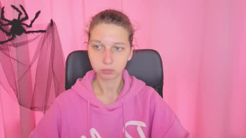Snapshot of cuteellii chatting on 10.27.25 Elli online show from 10.27.25