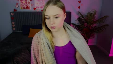 Snapshot of cutefever chatting on 05.22.26 Amyy online show from 05.22.26