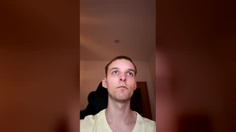 Snapshot of cuteguyy2001 chatting on 04.16.26 cuteguyy2001 online show from 04.16.26