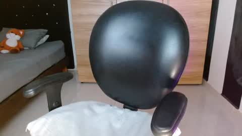 Snapshot of cuteisabella_a chatting on 06.25.26 isabella online show from 06.25.26