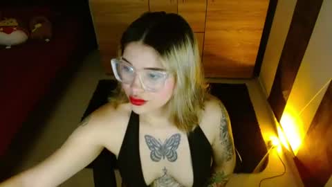 Snapshot of cuteisabella_a chatting on 07.14.26 isabella online show from 07.14.26