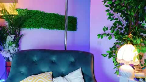 cuteness__girl online show from 09.25.25