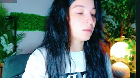 cuteness__girl online show from 10.27.25